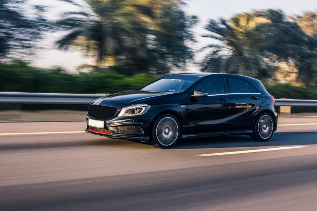 Este carro arrojado humilha importados e custa menos de R$ 33.435