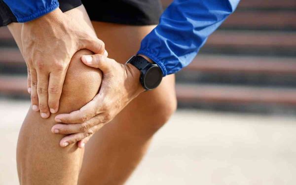 O que é falseio no joelho? Causas, sintomas e como tratar?