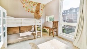 Quarto pequeno para casal de filhos: 5 dicas para otimizar o espaço.