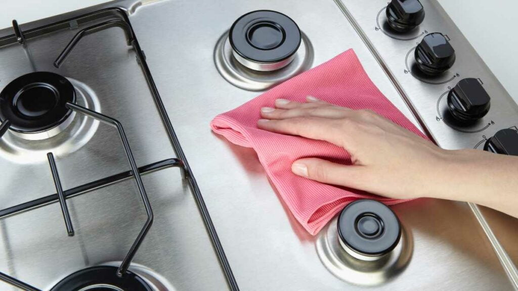 Como limpar tampinha de fogão