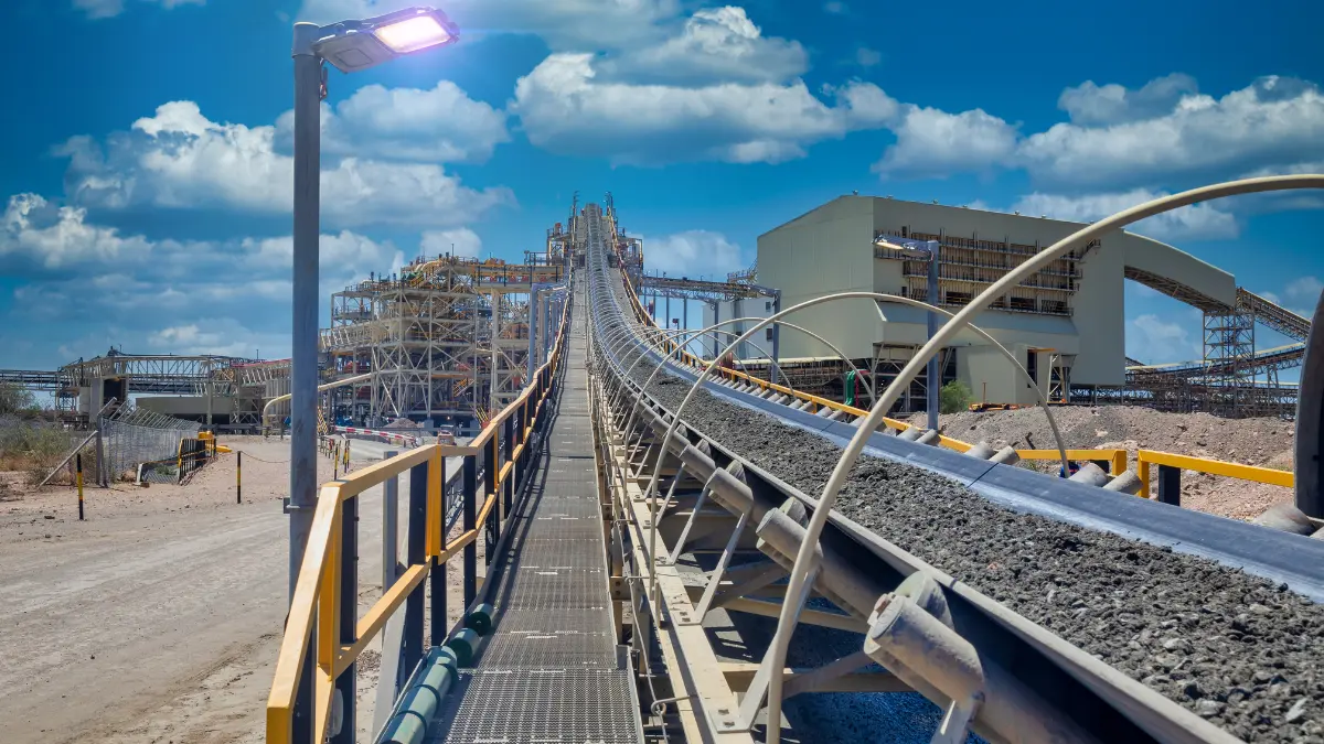Correia transportadora para usinas termoelétricas: soluções para transporte de carvão