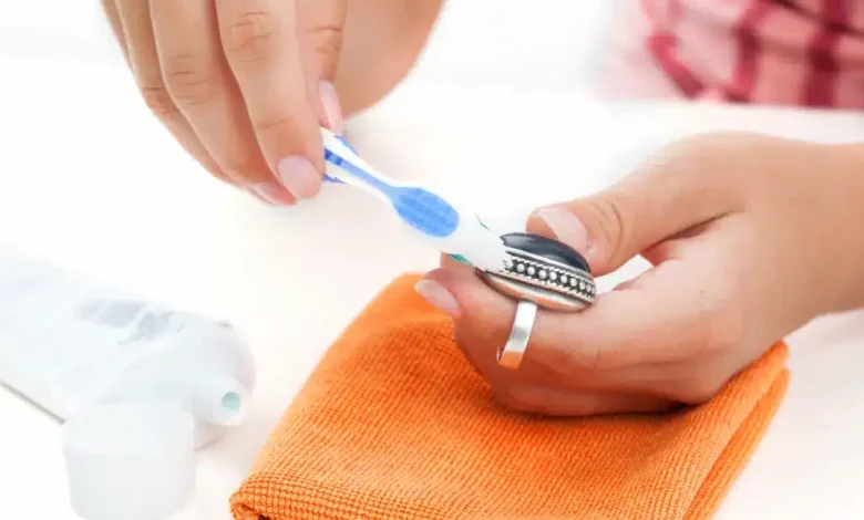 Como Limpar Joias de Prata de Maneira Eficiente e Segura Como Limpar Joias de Prata de Maneira Eficiente e Segura