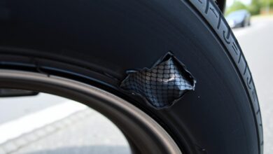 Pneu rasgado na lateral é perigoso? Saiba os riscos Pneu rasgado na lateral é perigoso