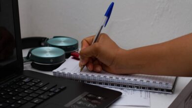 Diversos concursos públicos são ótimas oportunidades para quem tem apenas até o nível médio concluído, mas muito se fala sobre o fim desse tipo de vaga.
