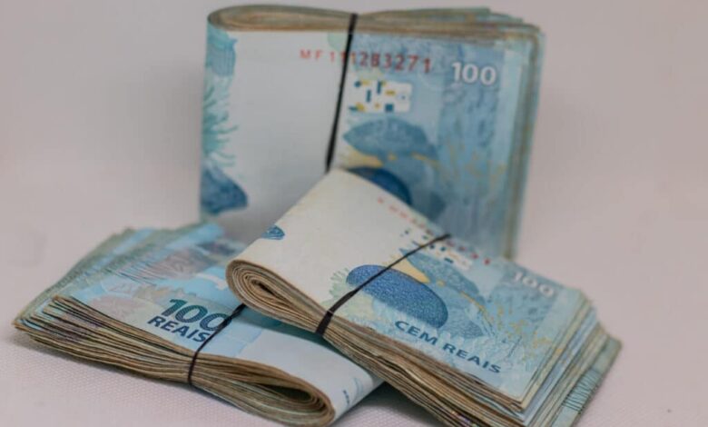 Vale a pena o carro mais barato do Brasil por R$ 80 mil? - Quanto você pagaria pelo carro mais barato do Brasil? Veja se vale a pena desembolsar quase 8 dezenas de milhares de reais para conseguir comprar um.