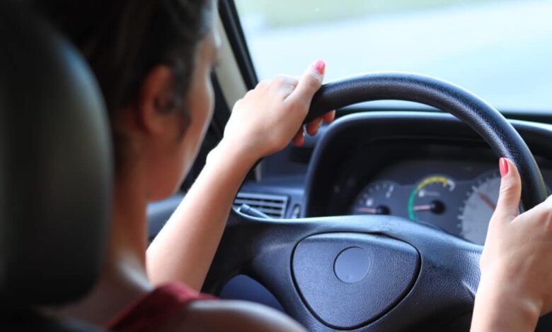 Novo estudo traz informação importante sobre mulheres motoristas - Mulheres no volante são melhores ou piores do que os homens? Será que existe uma ligação? Há pesquisas que falam sobre o assunto; descubra.