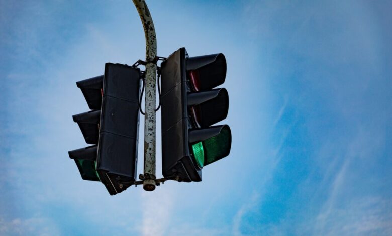 A luz branca do semáforo entrará em vigor no Brasil? Entenda o que ela quer dizer e para que servirá.