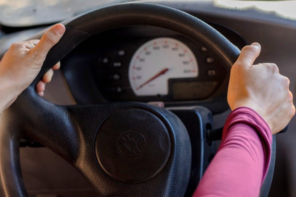 Roubo da bateria do carro pode ser ressarcido para o titular do seguro automotivo? Descubra quais são as regras disso.