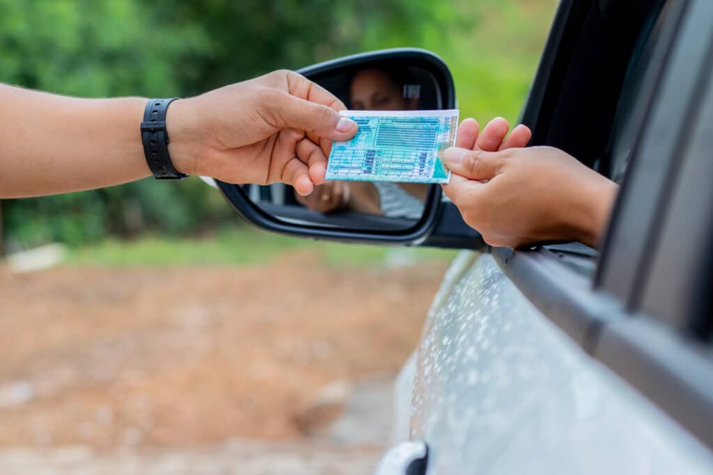 Você precisa ficar atento com um novo aviso sobre a CNH, caso tenha o nome sujo no mercado.