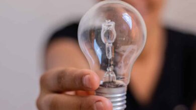 Nome pode estar na lista de devedores de energia sem saber - Seu nome pode estar na lista de quem não paga mais ENERGIA e você nem SABE