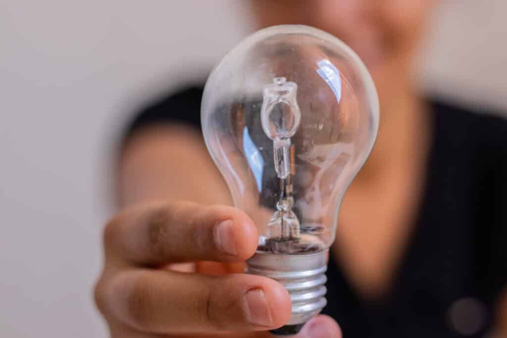 Seu nome pode estar na lista de quem não paga mais ENERGIA e você nem SABE