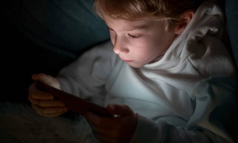 Detox de férias: 7 dias para reduzir o uso do celular - Seu filho VICIADO no celular? O detox de férias de 7 dias que salva corpo e mente