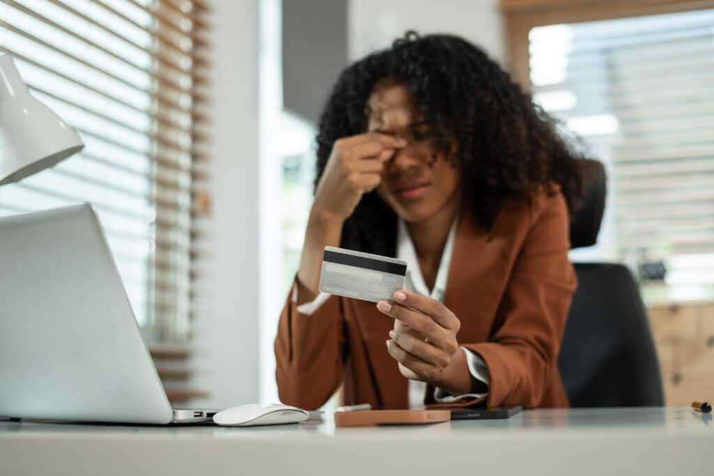 Seu cartão tem um "botão de autodestruição" evite AGORA!