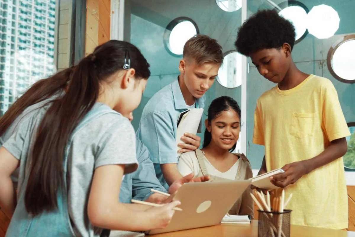 Aprendizagem colaborativa: impulsionando o engajamento Aprendizagem colaborativa: impulsionando o engajamento