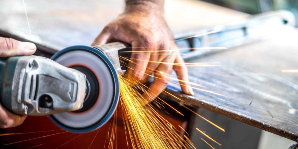 Esmerilhadeira: como escolher o modelo certo para corte e desbaste com segurança