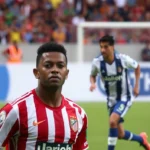 Criciúma contrata atacante Rómulo Otero, ex-Santos e Atlético-MG
