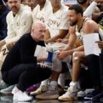 Stephen Curry desfalca Warriors contra 76ers por lesão no joelho